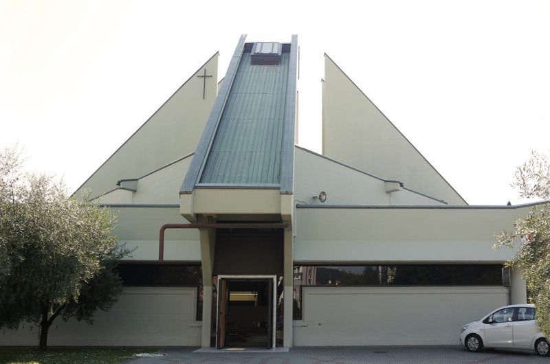Foto della chiesa Parrocchia San Pio X - Massa